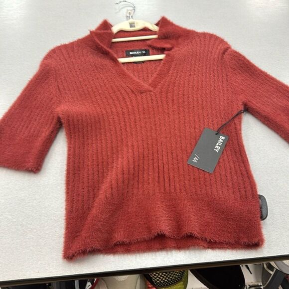 Bailey 44 Top - Picture 1 of 6